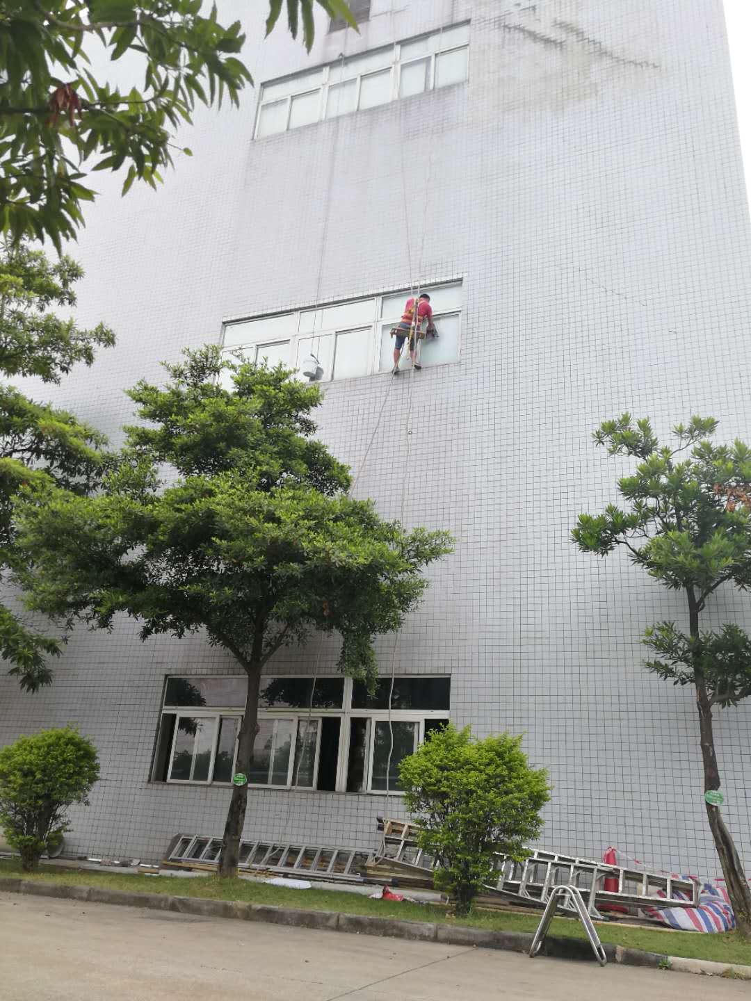 大厦外墙清洗业务流程,大厦清洗外墙玻璃一平方多少钱