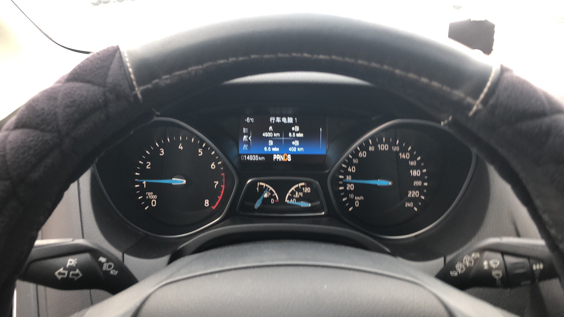小贾买了一辆福克斯，开了两年听听她怎么评价这车