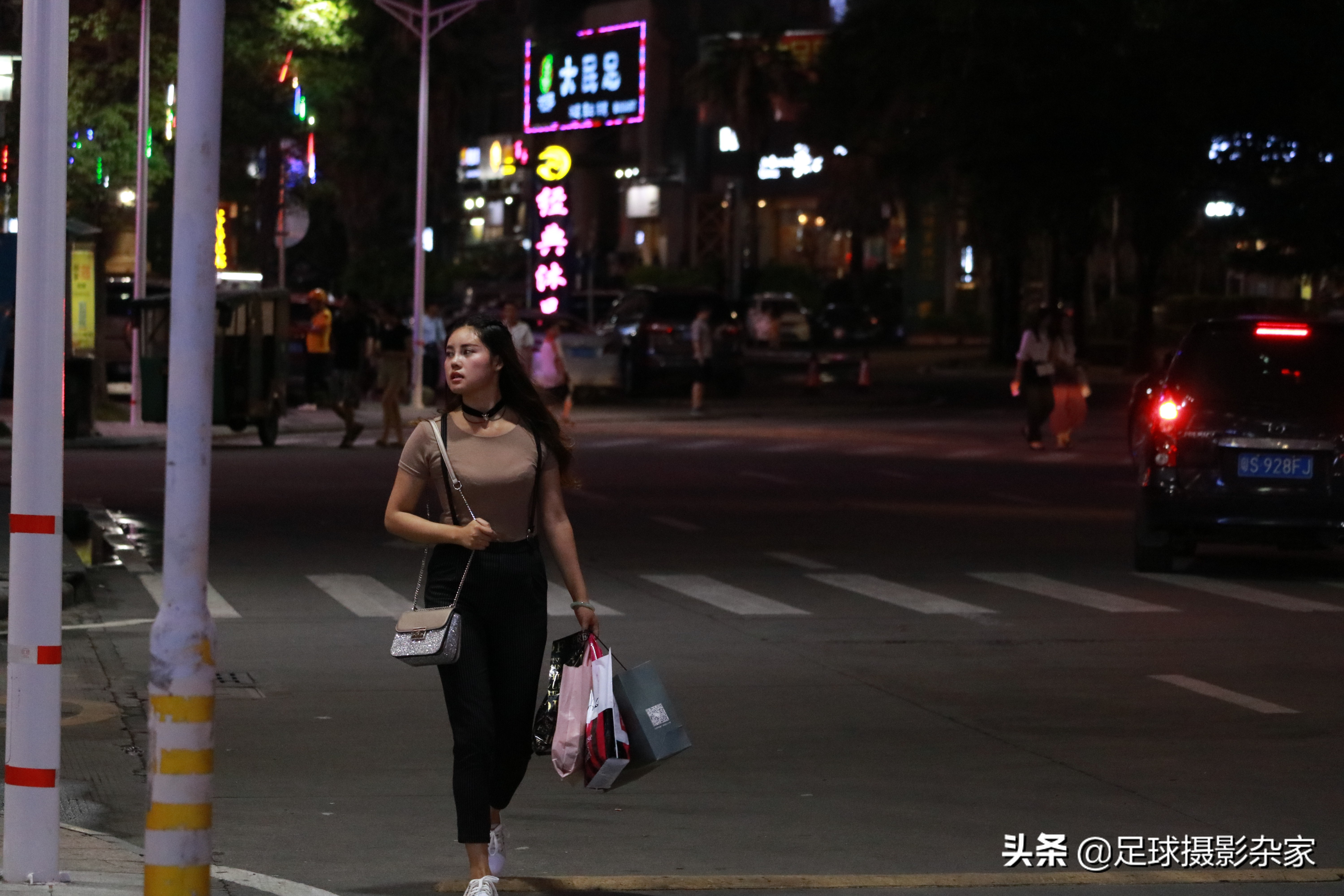 东莞大朗富人区,东莞大朗盛世繁华步行街