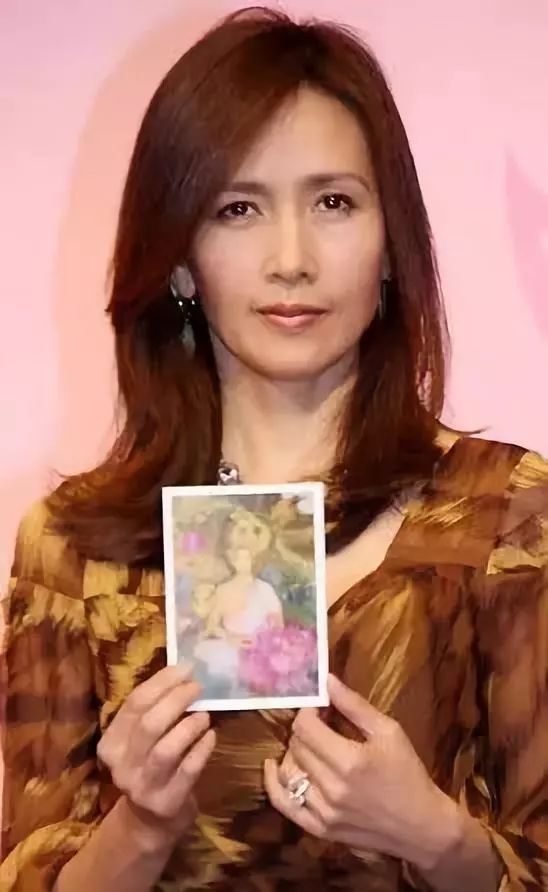 这个征服两位亚洲天王的一代歌姬，到底有什么魅力？