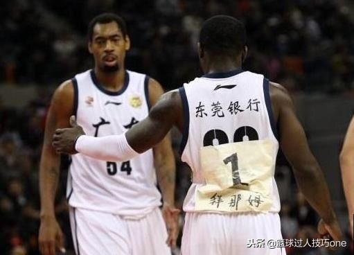 球衣都出过哪些问题？撕破、褪色、名字印错，CBA甚至还手写号码
