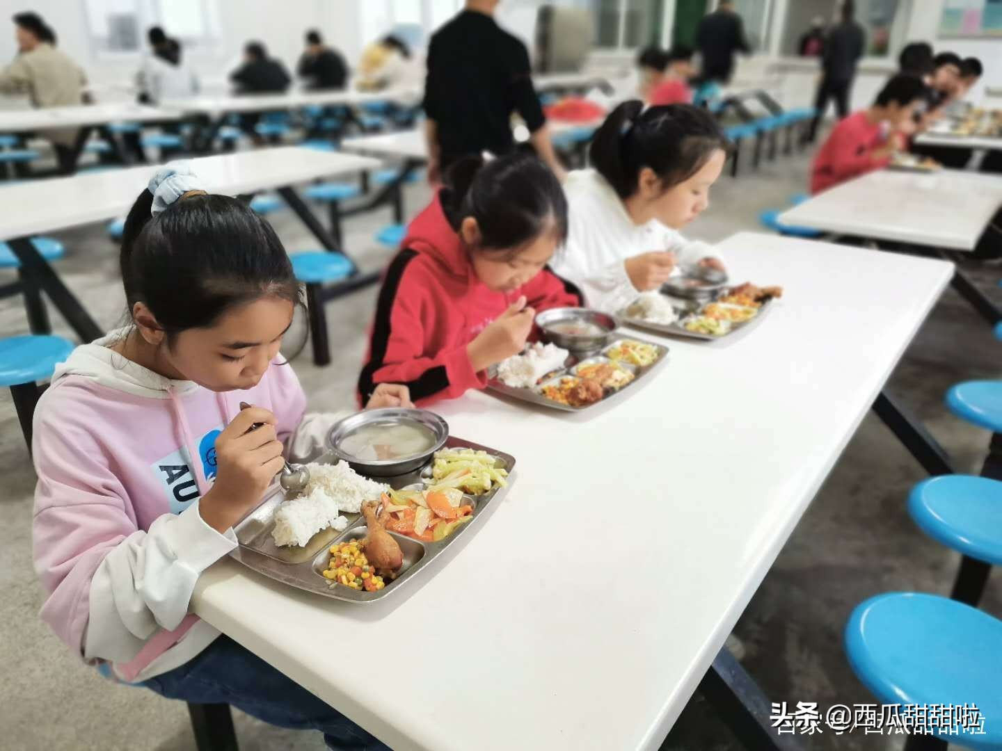 集体聚餐回忆,你有过同学聚会的经历吗