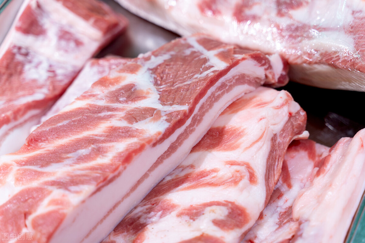 老虎为什么可以只吃肉,圈养的老虎为什么不能喂食猪肉呢