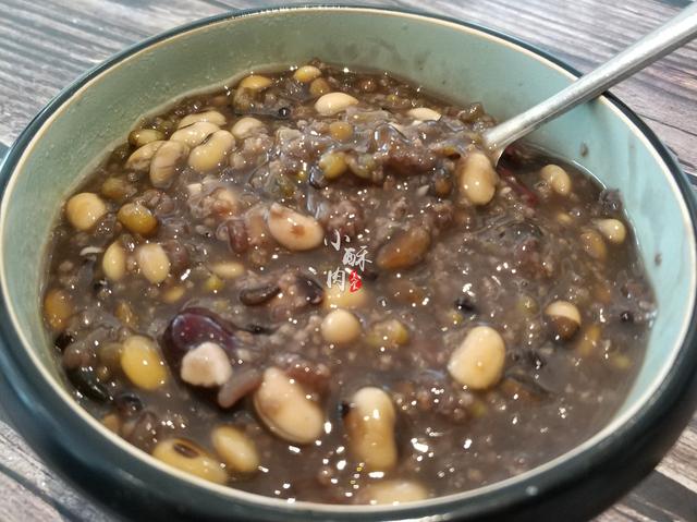 熬八宝粥忘了泡豆子,八宝粥淀粉勾芡不泄汤的秘诀