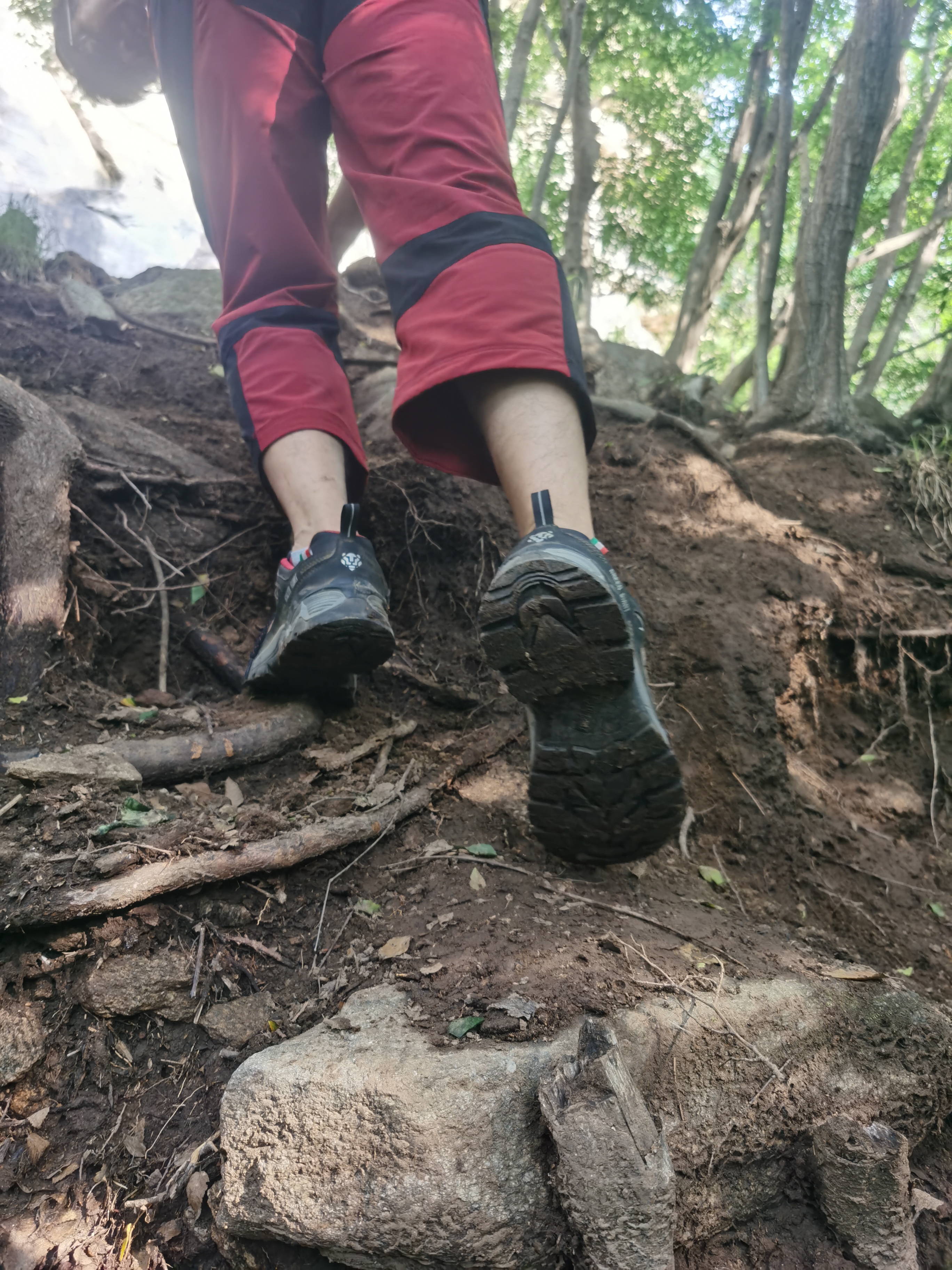图途绿巨人徒步鞋测评,最耐磨登山徒步鞋资深评测