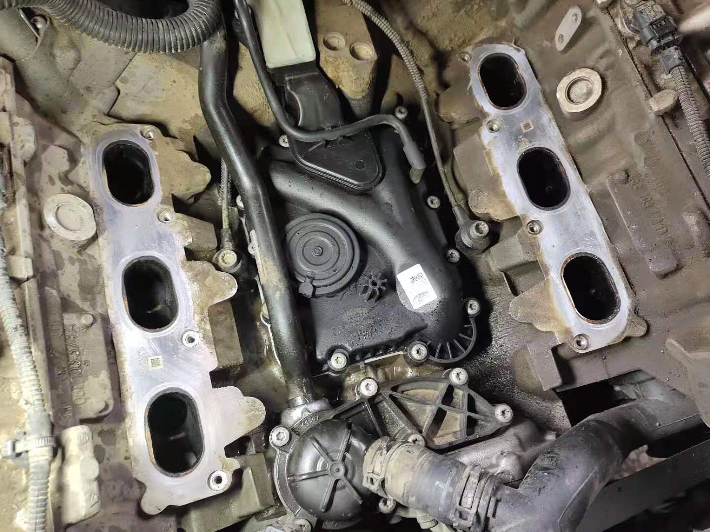 奥迪a6v6发动机漏水解决方法,奥迪a6v6发动机漏冷却液