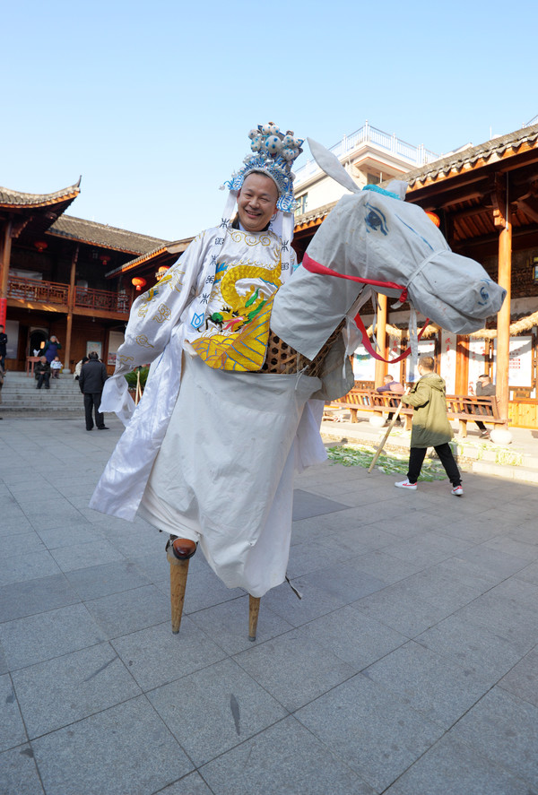 千年古村的老街,霞山古村落在哪里