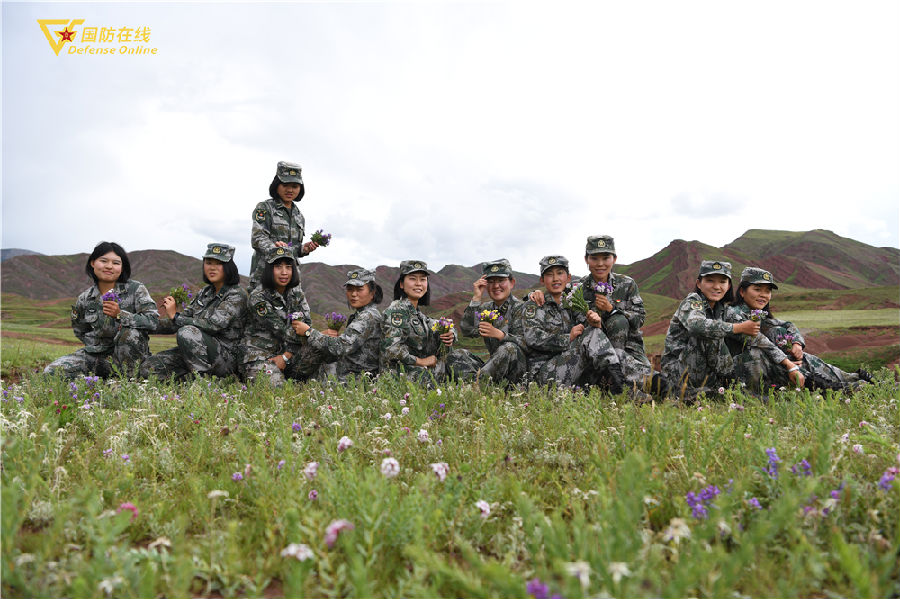 高原女汽车兵征服昆仑山脉,高原上的女汽车兵