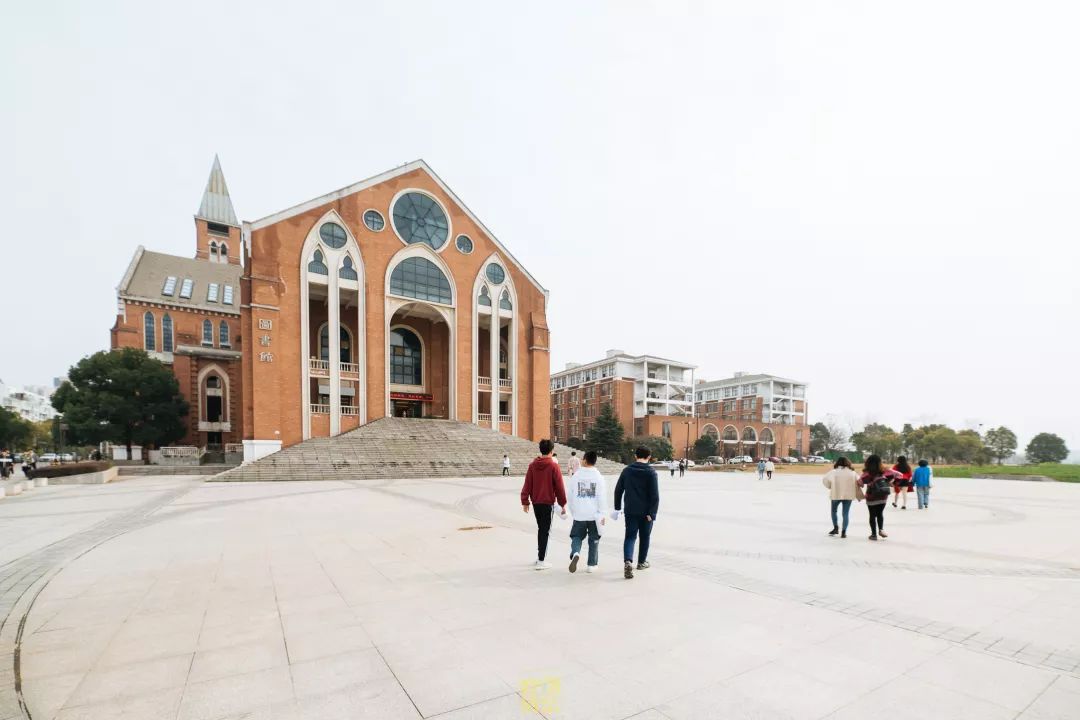 自从藏龙岛有了南延线，我就再没羡慕过别人家的学校！
