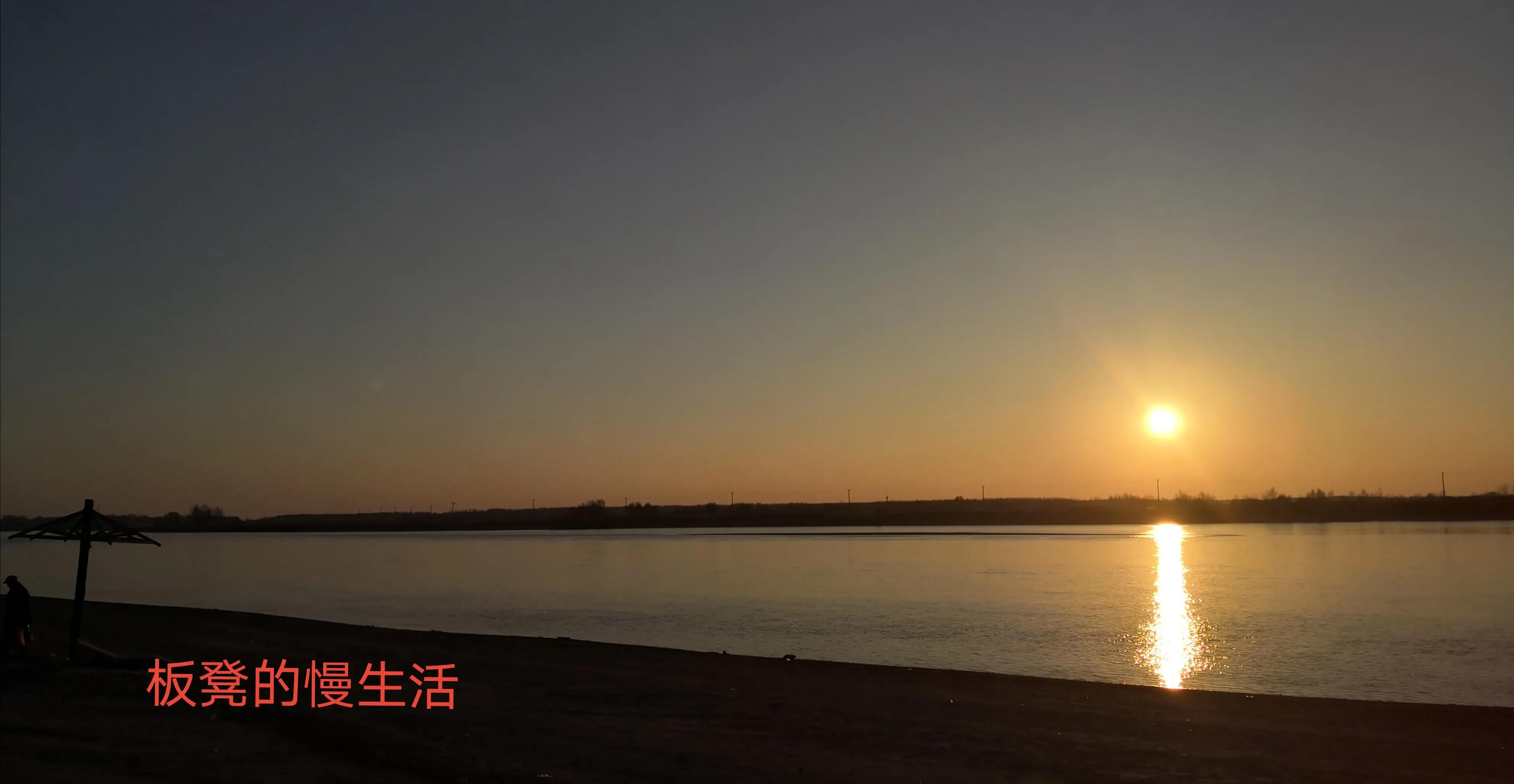 冬日探访住在嫩江边的“老神仙”，邂逅并沉醉于冰上绝美落日