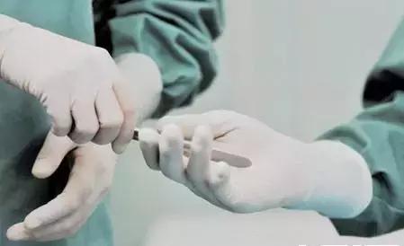 突发性耳聋和脑血管有关系吗,突发耳聋可怕吗
