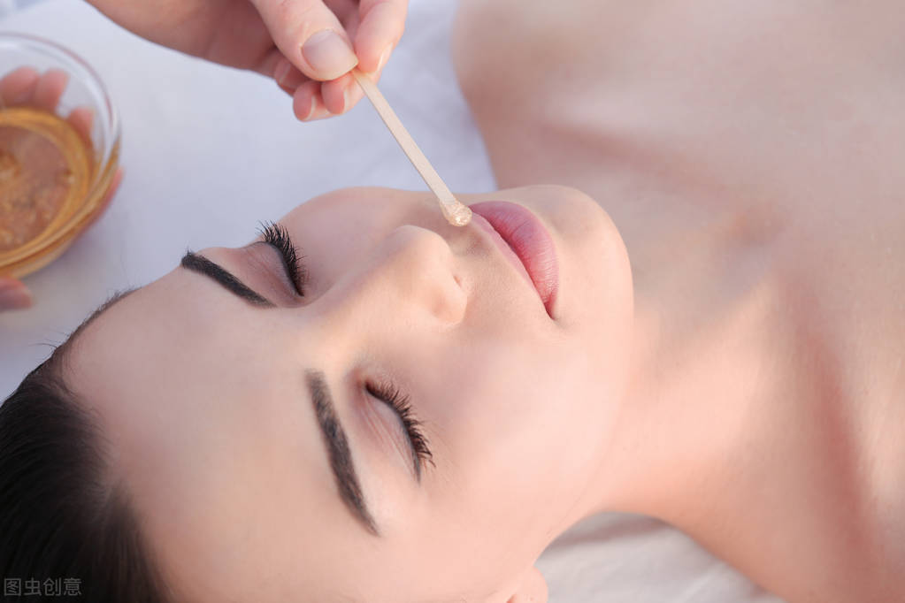 9岁女孩长胡子什么原因,女生长胡子是什么原因引起的