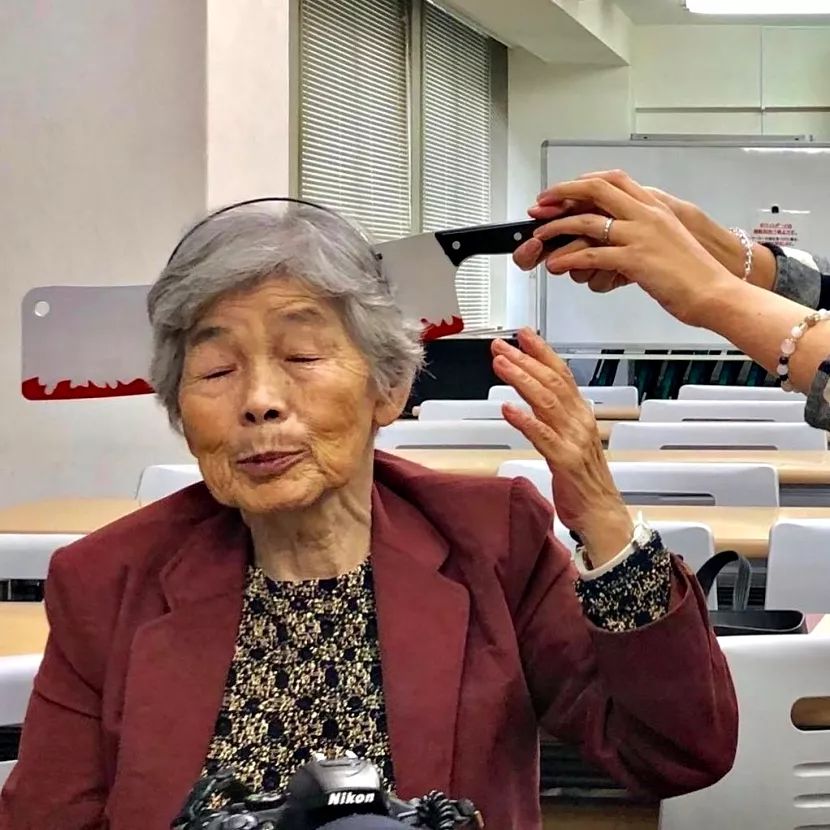 日本老奶奶搞笑摄影,九十多岁的日本奶奶摄影