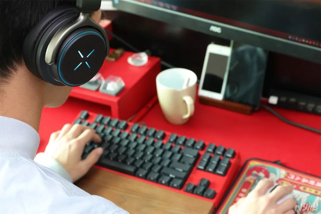 一千以内外设三件套,一千左右的全套外设