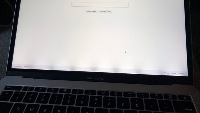 苹果macbookpro屏幕通病,苹果macbookpro外屏碎了