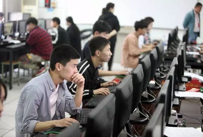 单招到底是什么意思,单招是什么意思和高考哪个占优势