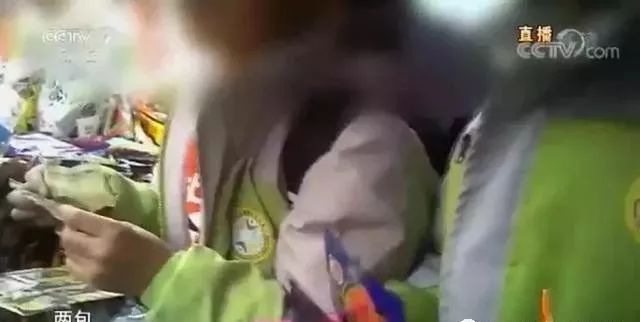 辣条对儿童有多大危害,辣条千万别给孩子吃