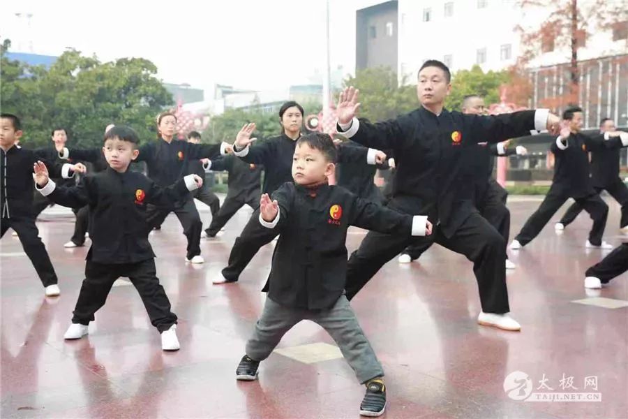 正确练太极拳的方法和步骤,如何正确的练太极拳少走弯路