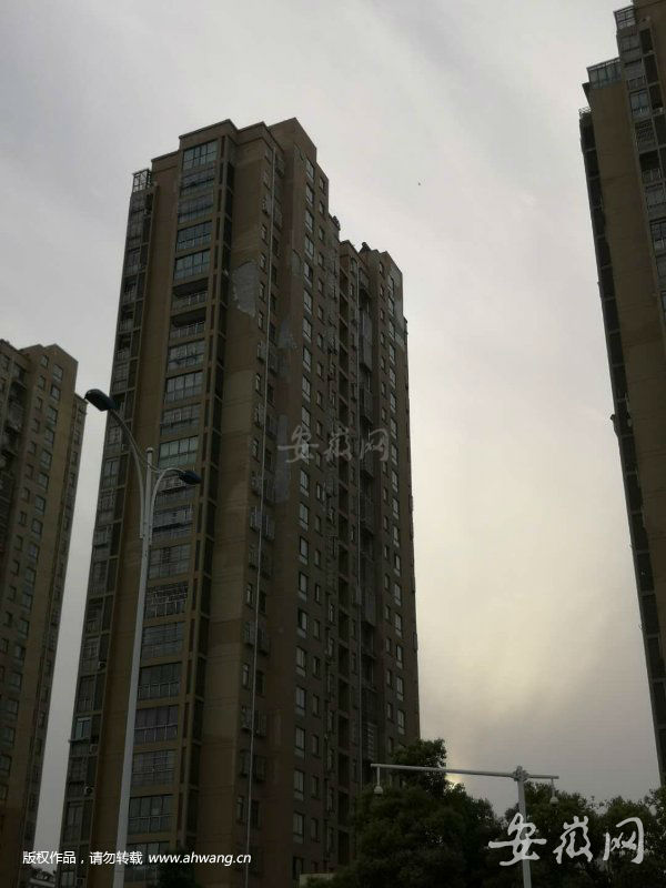合肥楼房保温层脱落,淮南外墙保温脱落砸坏车子