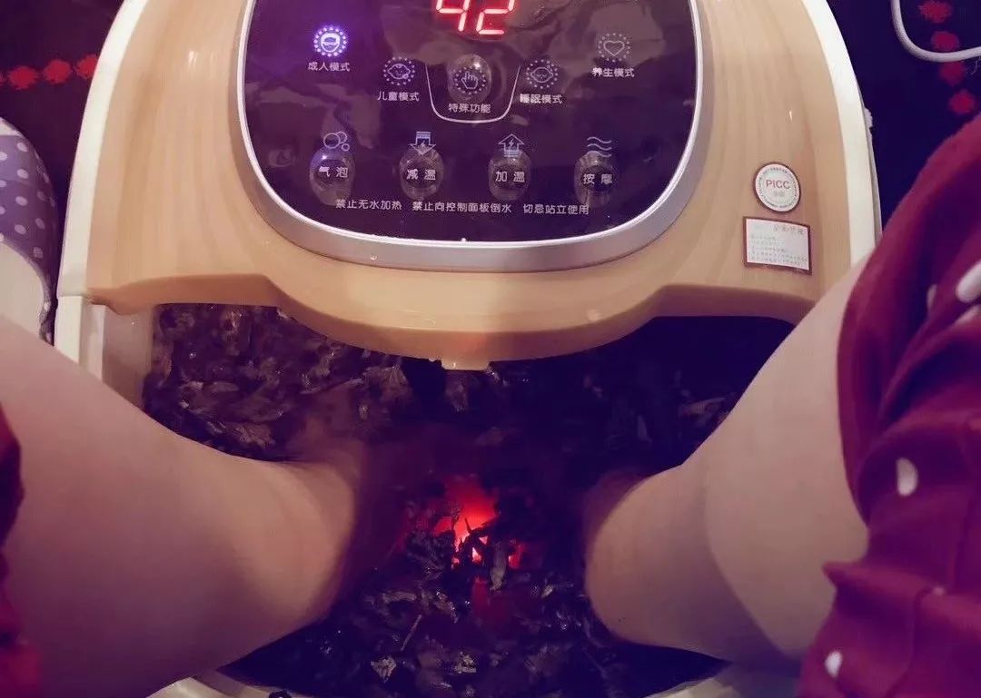 真人秀遇生理期也能撒狗粮，“多喝热水”竟成送命答案