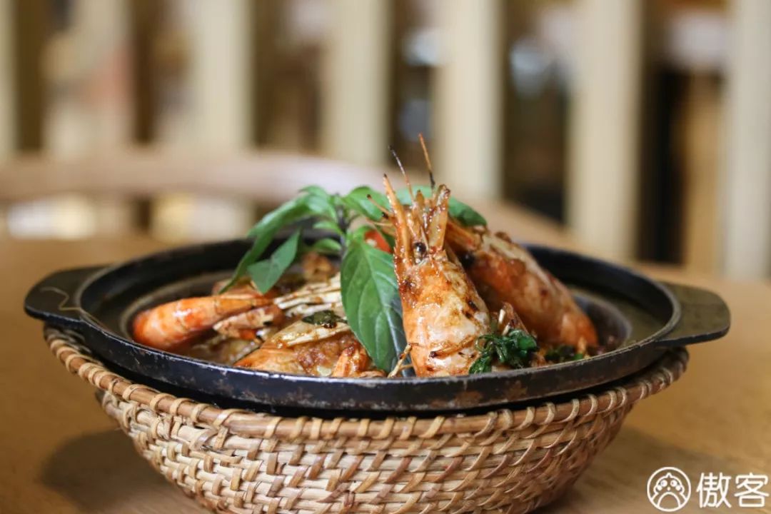 午休狂拍丨开了20年的台湾菜馆，搬迁3次，开到哪食客追到哪