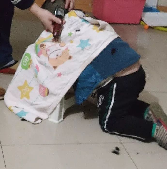 “你和异性发生过最尴尬的事！笑得我差点当场去世了…”哈哈哈哈哈哈哈哈哈