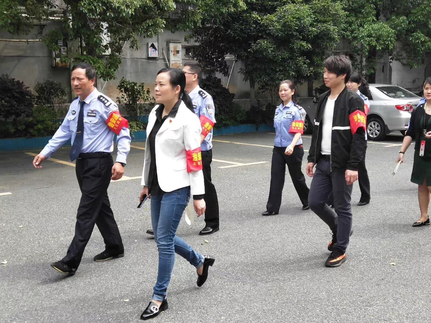 做社区居民的贴心人,做居民群众的贴心人社区书记