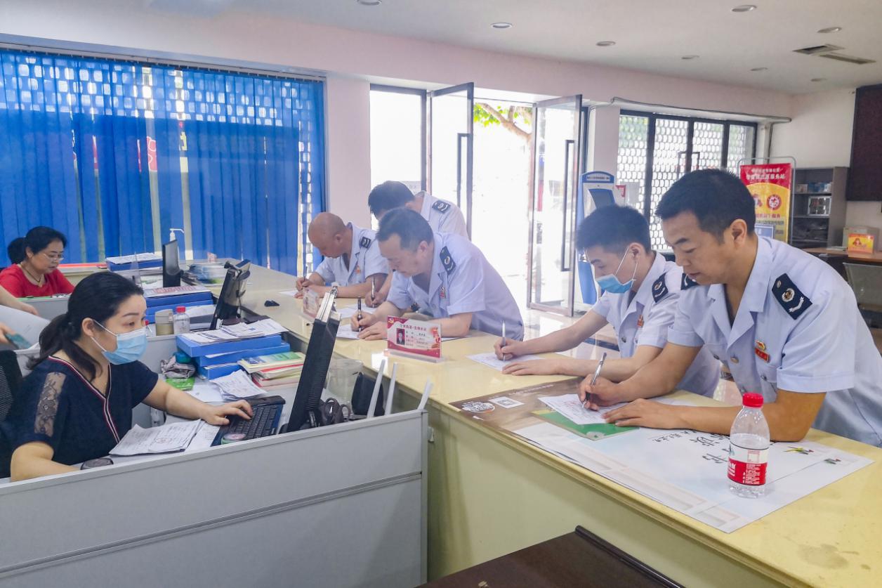 税务局税收宣传月主题活动,税务与企业联合举行庆七一活动