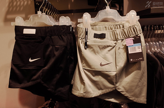 奥特莱斯nike跑鞋,奥特莱斯探店跑鞋