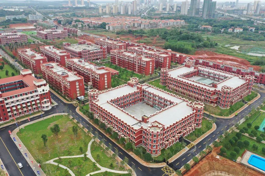 这所大学为何能稳进双一流,嘉鱼大学
