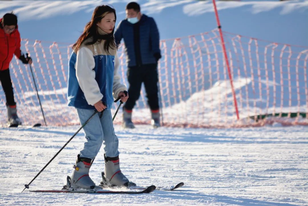 热雪燃冬相约五莲山滑雪场,来延庆玉渡山体验冰雪的乐趣