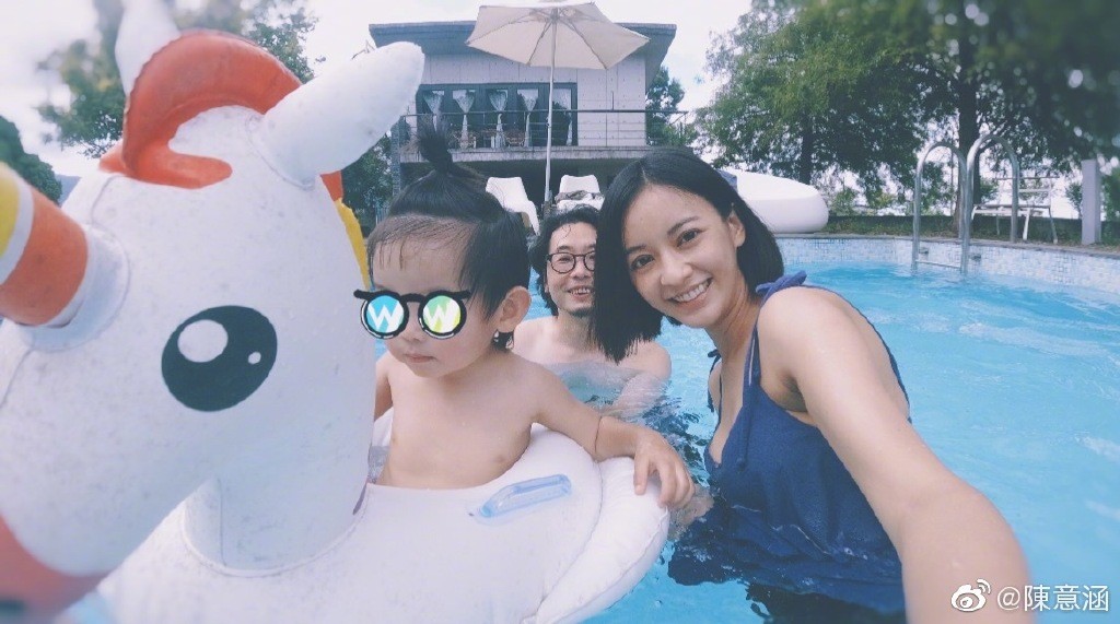 史上最强孕妇陈意涵,陈意涵挺孕肚子跑步