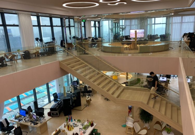 龙岗产业“高地”巡礼,32|走平湖，看“万商聚，繁华启”亚钢1号：打造高品质园区服务ICT产业集群