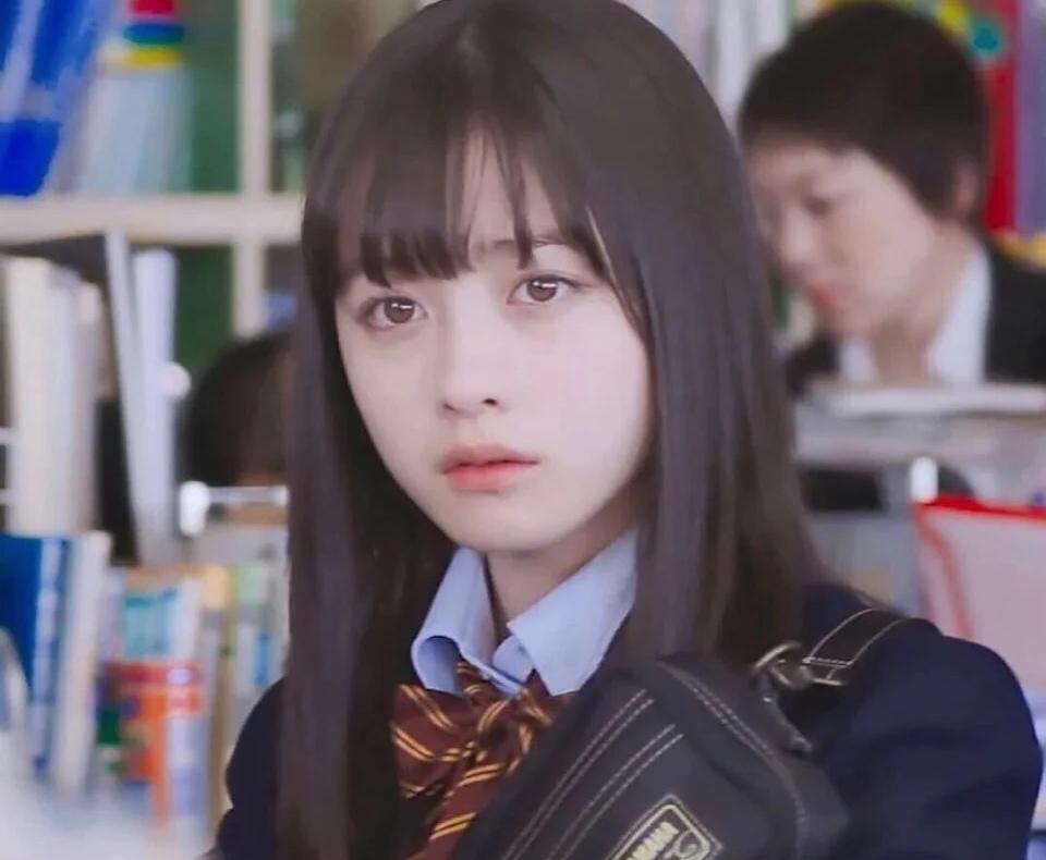 偏娃娃脸的女生长啥样,有什么特征的女生长大特别漂亮