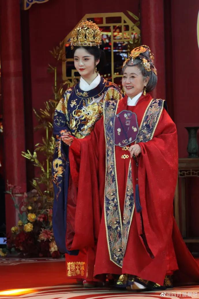 00后女孩演绎四大名著美女，凭一个造型火出圈，200万网友点赞