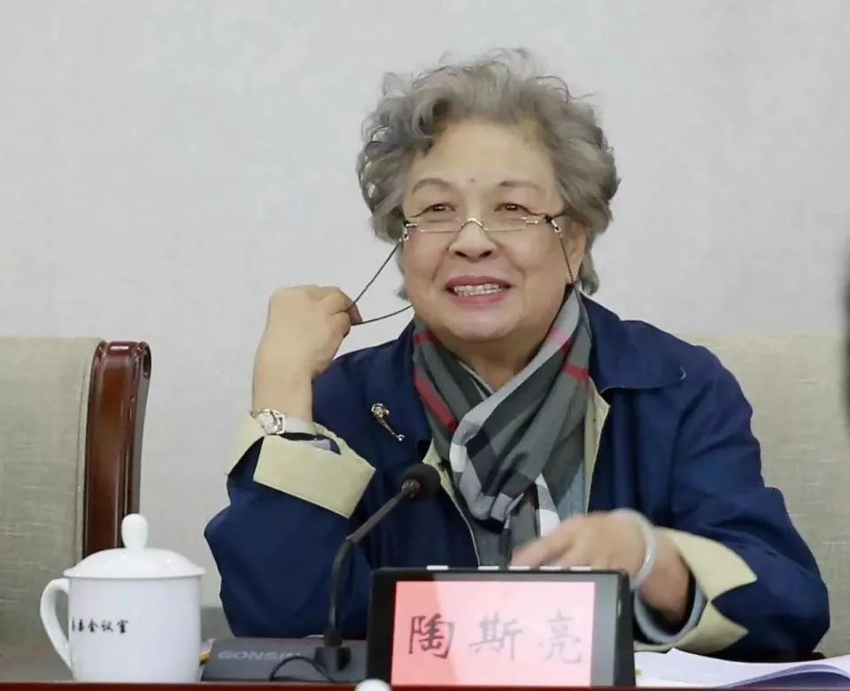 贵州的平凡圣人！*耀邦胡**请他吃饭•与副总理女儿情同父女