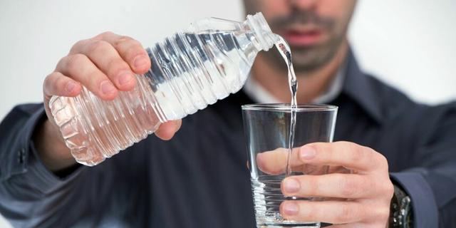 透析了怎么喝水才健康,尿毒症透析怎么控制饮水