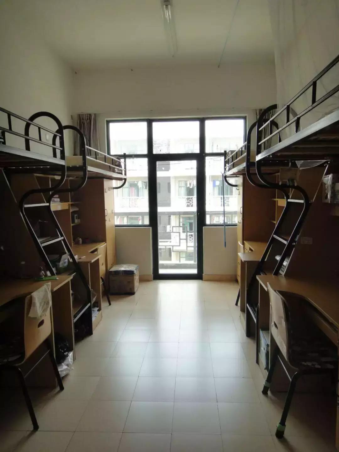 各大学宿舍条件对比,各大学宿舍条件排名