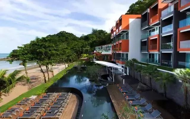 卡马拉海湾铂金海岸半山滨海度假村值得一探究竟
