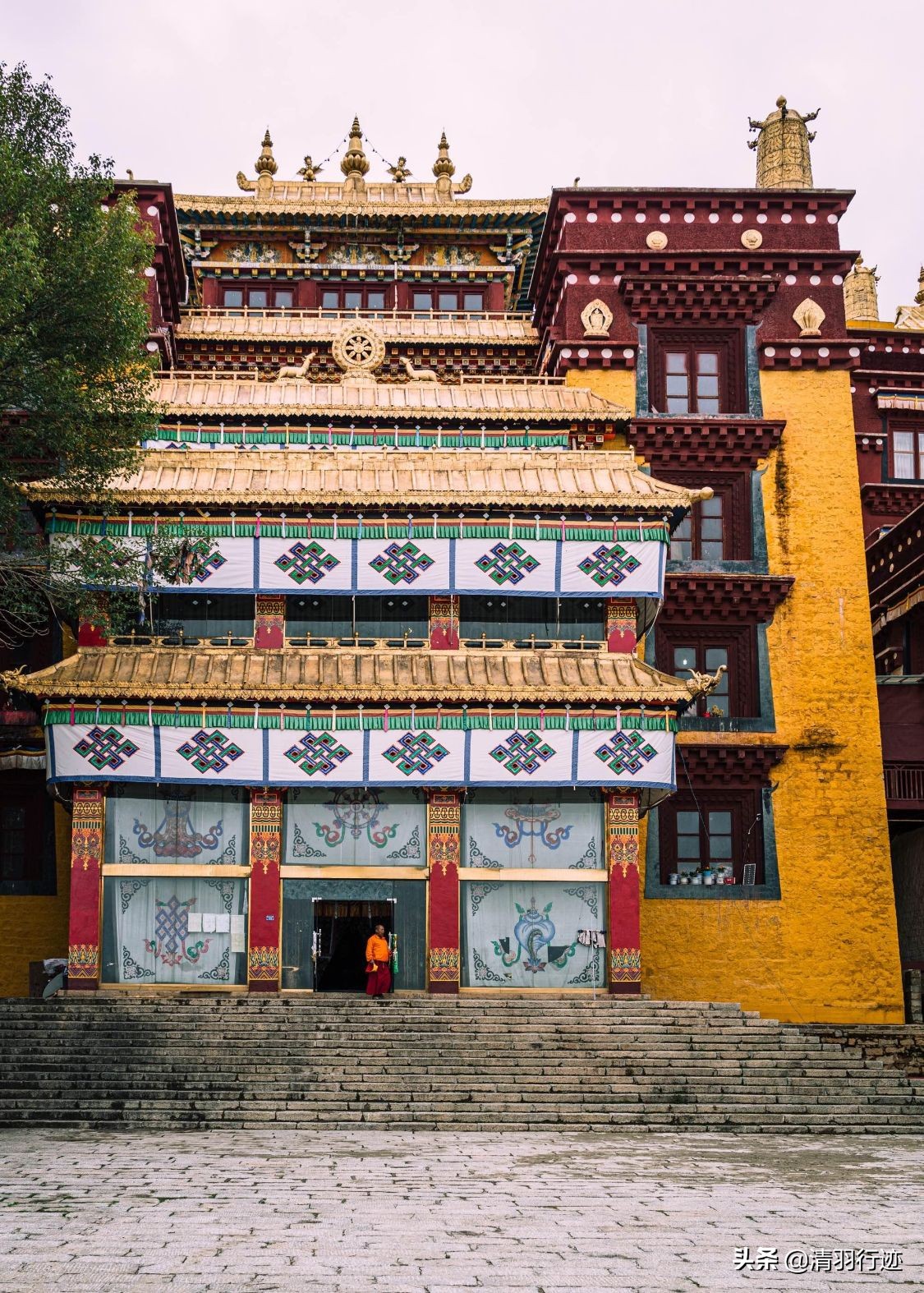 丁真的家乡到底在哪里,丁真家乡的旅游景观
