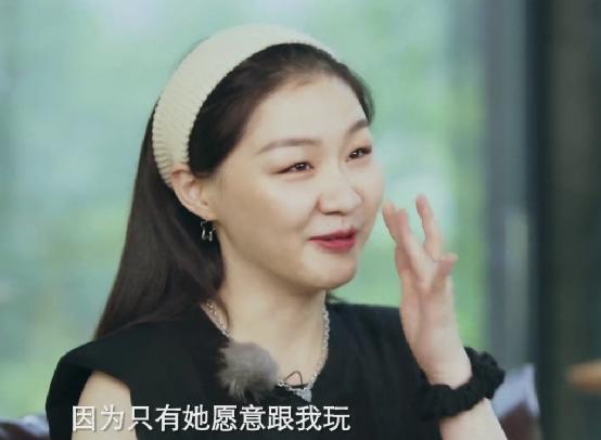 撩男神，炒CP，如此“做作”的金靖真能变成贾玲的接班人？