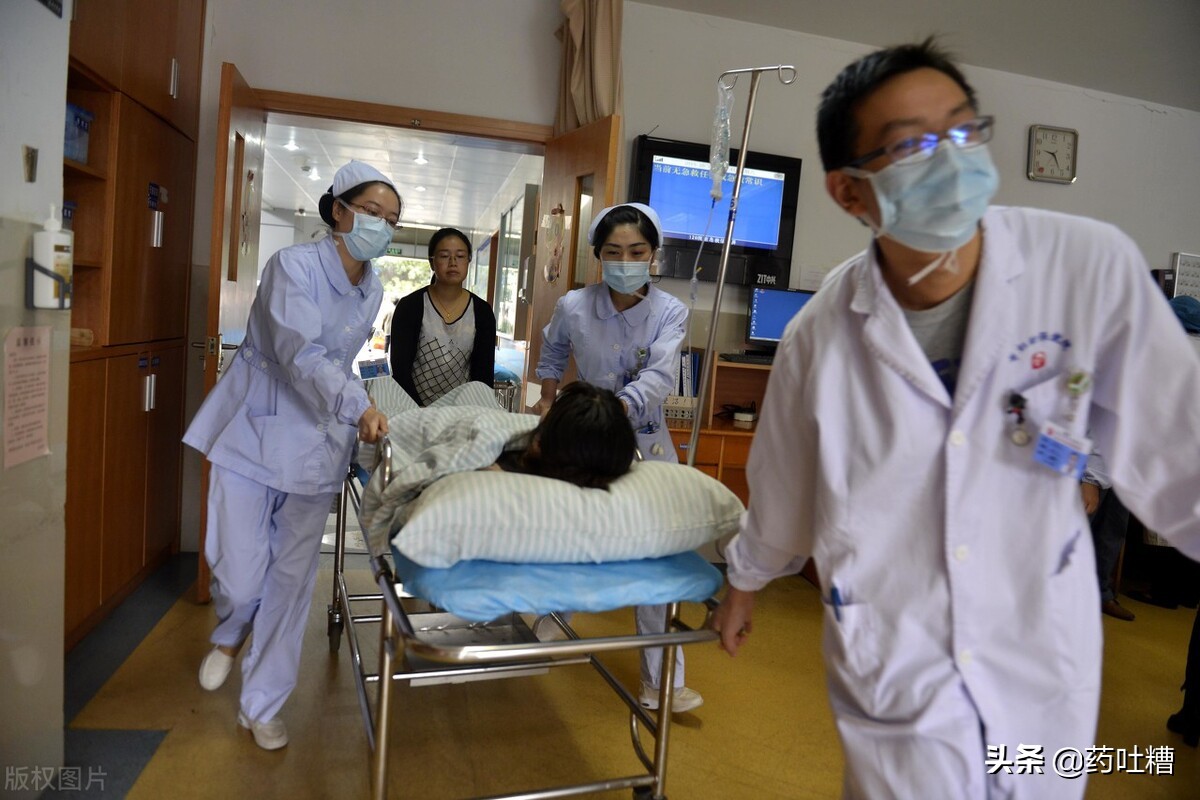 50岁女人月经淋漓不尽该吃什么药,女50岁月经不净怎么回事吃什么药