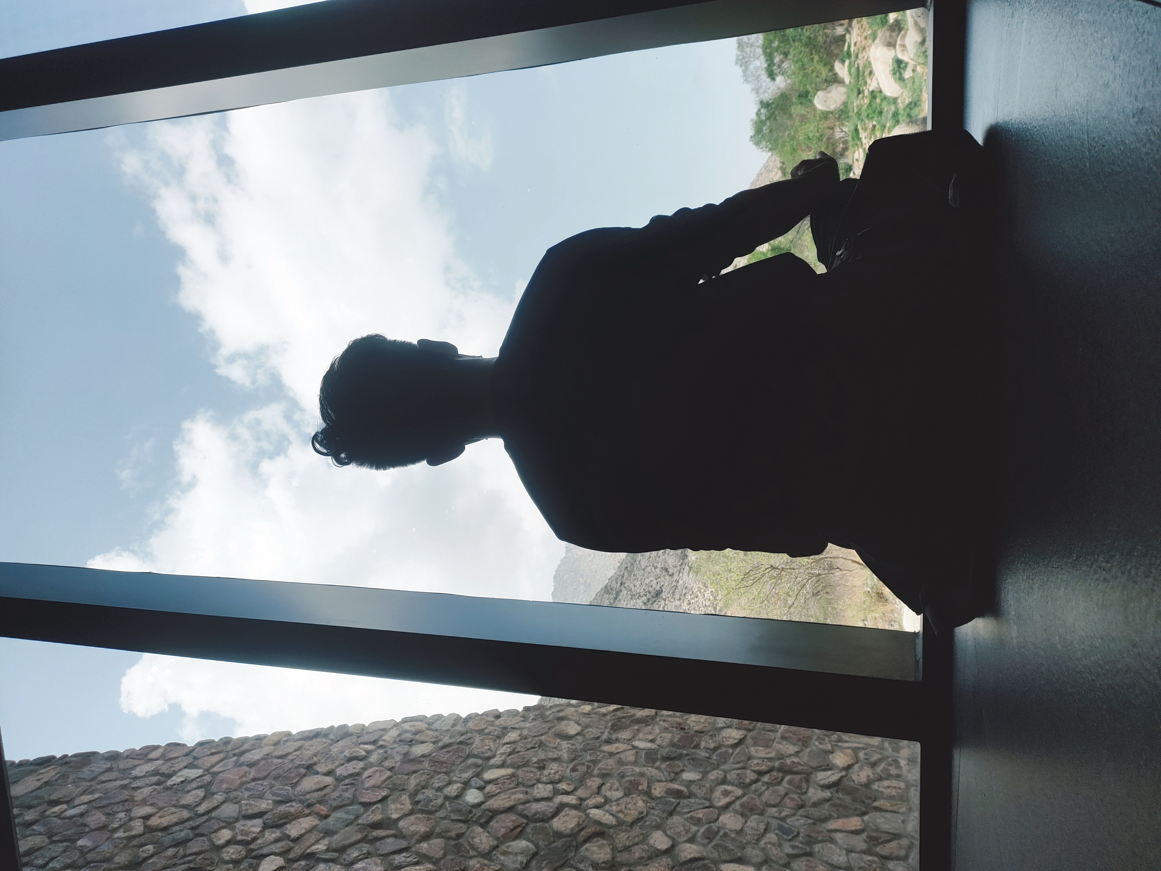搓面下肚就发车，韩美林艺术馆里摆POSE，贺兰山边看睡佛