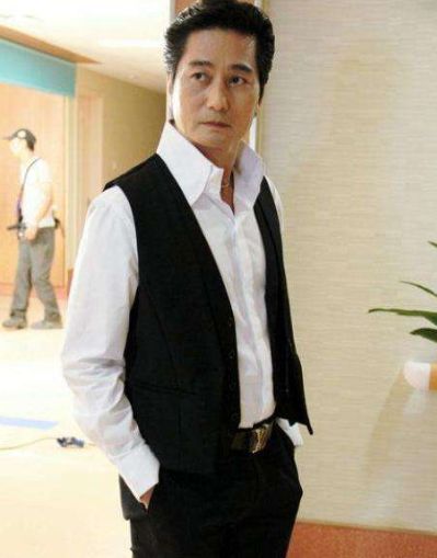 顶替刘德华，凭“我顶你个肺”大火，那个国际大盗如今怎么样了