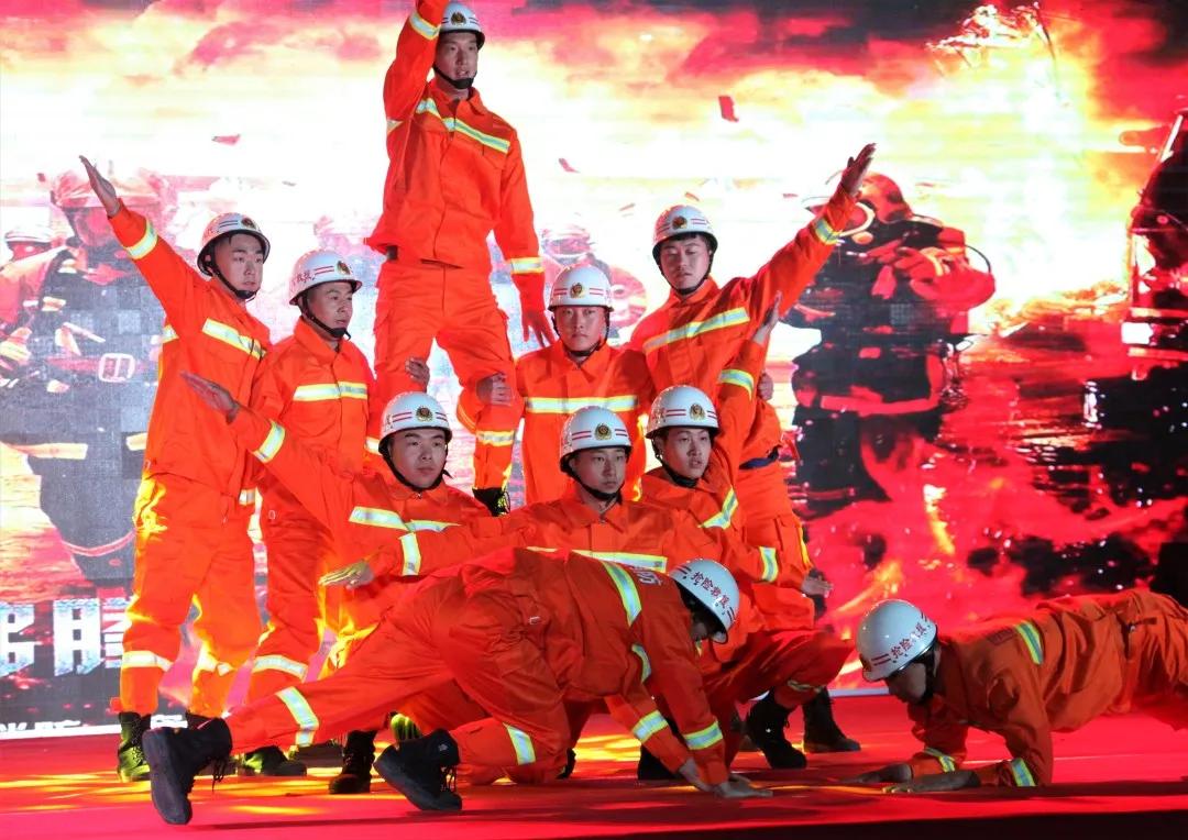 大唐阜新煤制天然气“奋进新时代砥砺再出发”——公司携手新邱区、工程公司举行迎国庆文艺汇演