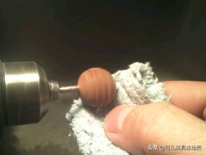 我爱做手工：给大家发一个无齿金刚圆珠的手工打磨过程