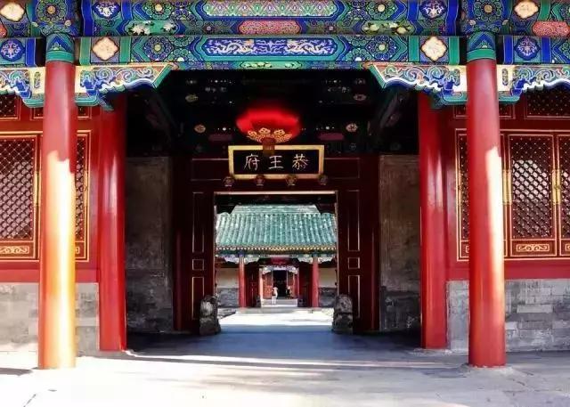 周恩来总理为新中国保护了多少*物文**古迹？