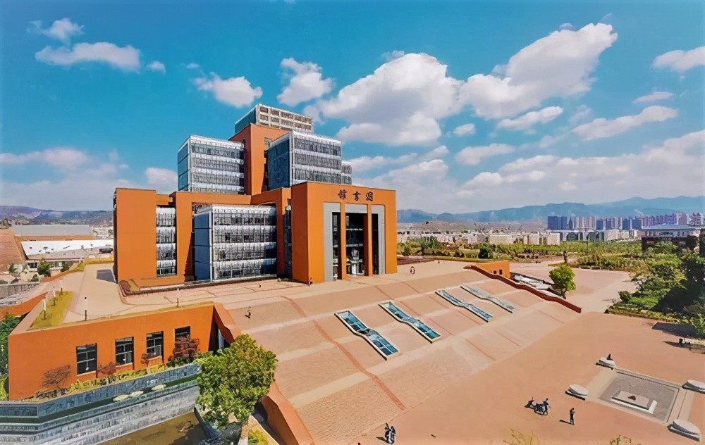 河北大学真争气，人文社科双非院校排名第一，那燕山大学怎么样？