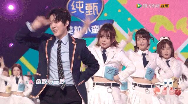 李云迪跌落神坛完全是自作孽,李云迪鼎盛时期
