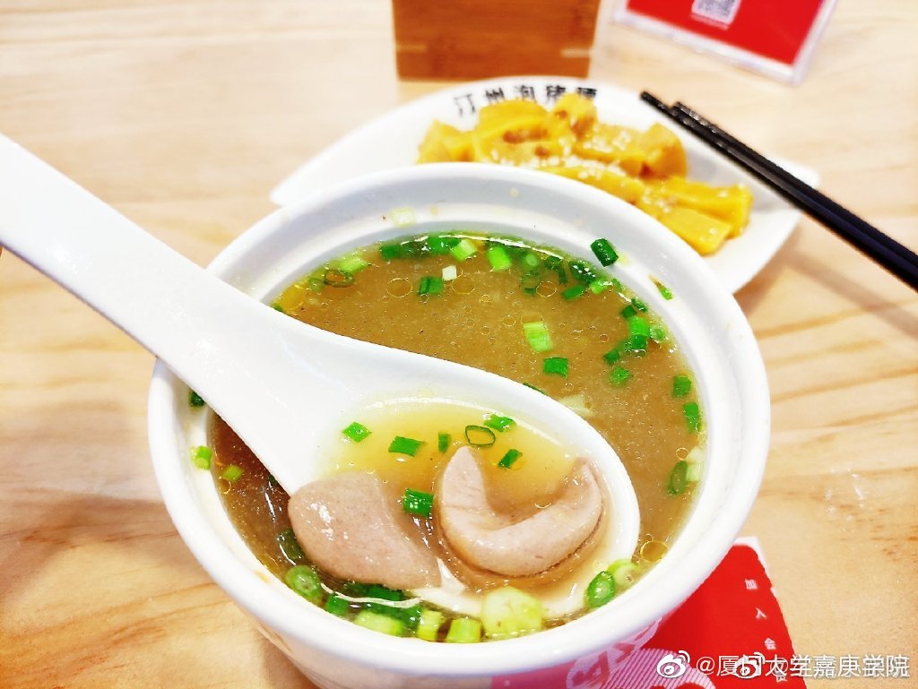 上“二批本科”，也要挑个条件好的，这5所大学伙食堪比饭店